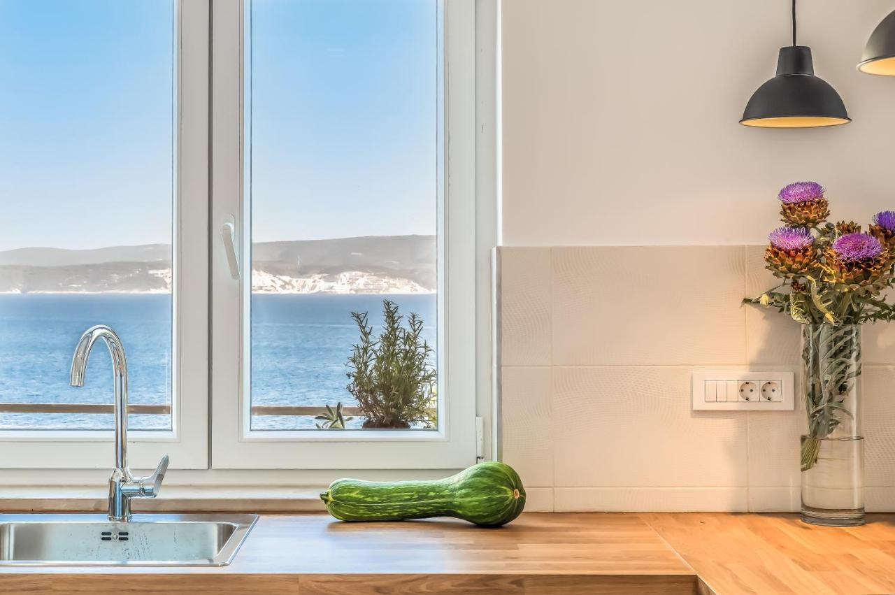 Adris Apartments Omis Bagian luar foto