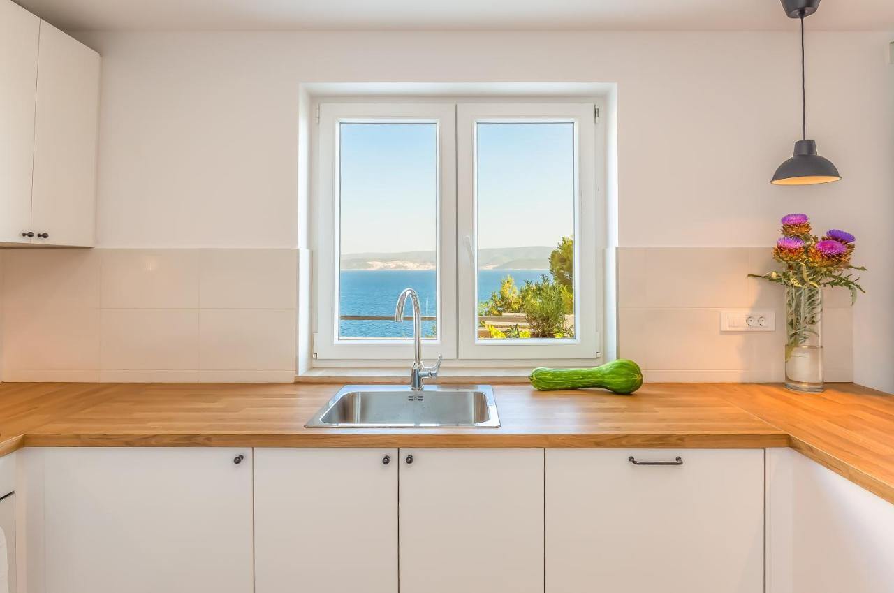 Adris Apartments Omis Bagian luar foto