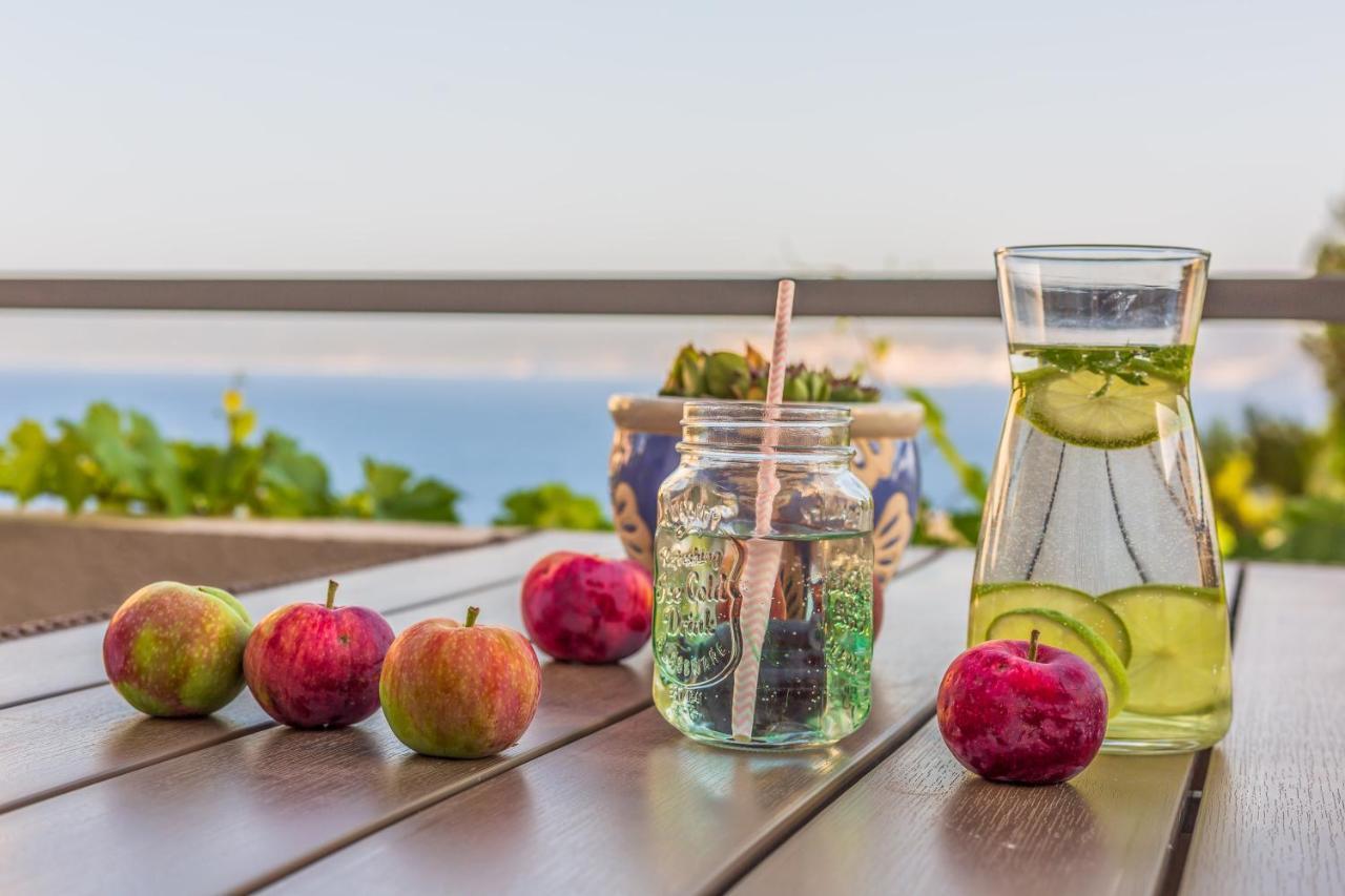 Adris Apartments Omis Bagian luar foto