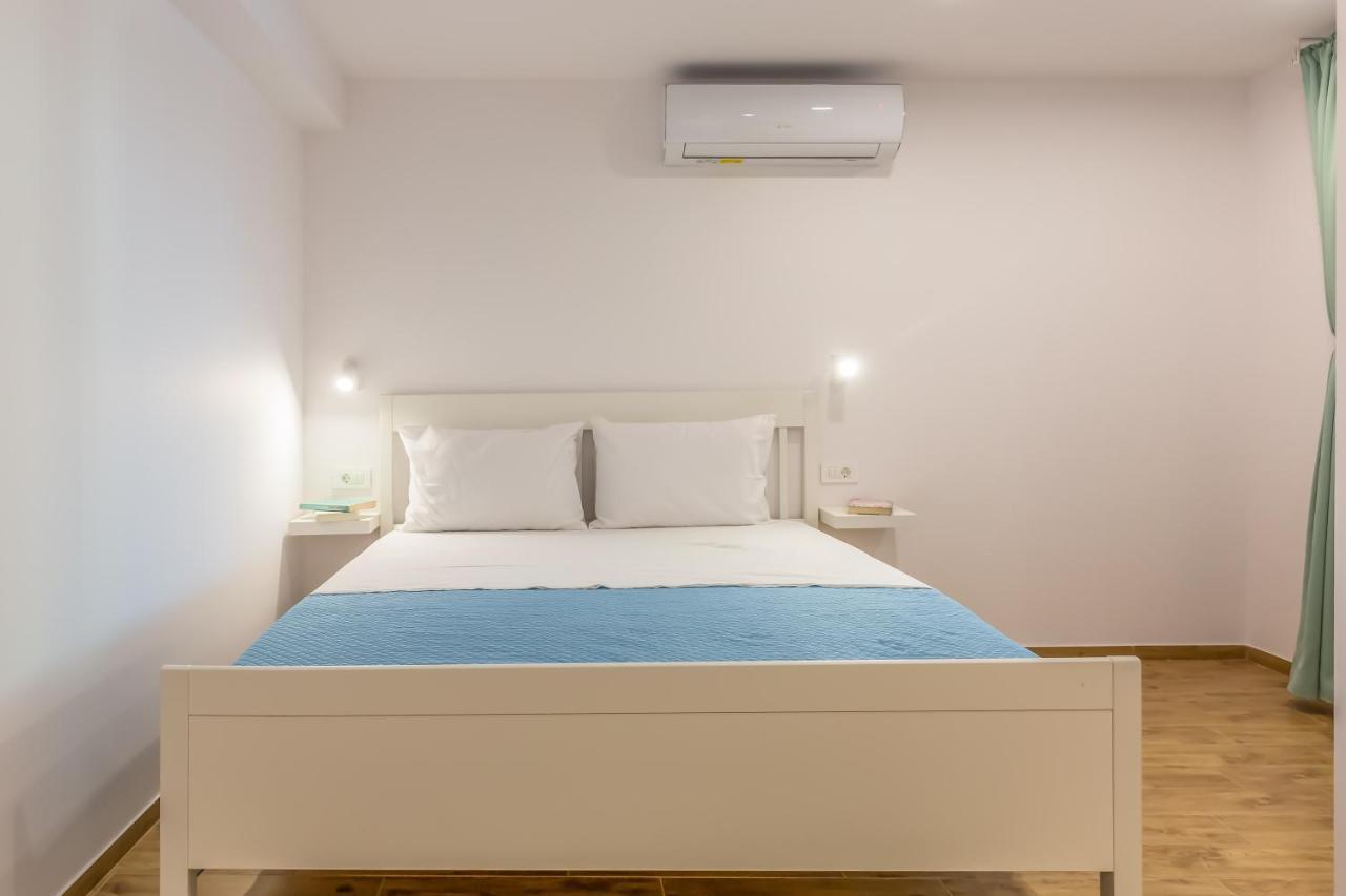 Adris Apartments Omis Bagian luar foto