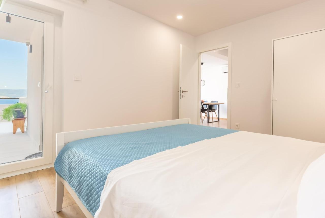 Adris Apartments Omis Bagian luar foto