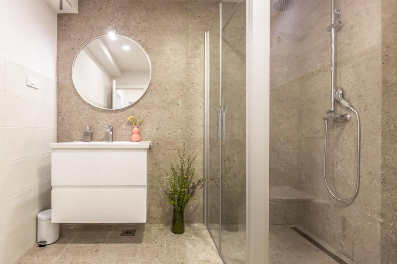 Adris Apartments Omis Bagian luar foto