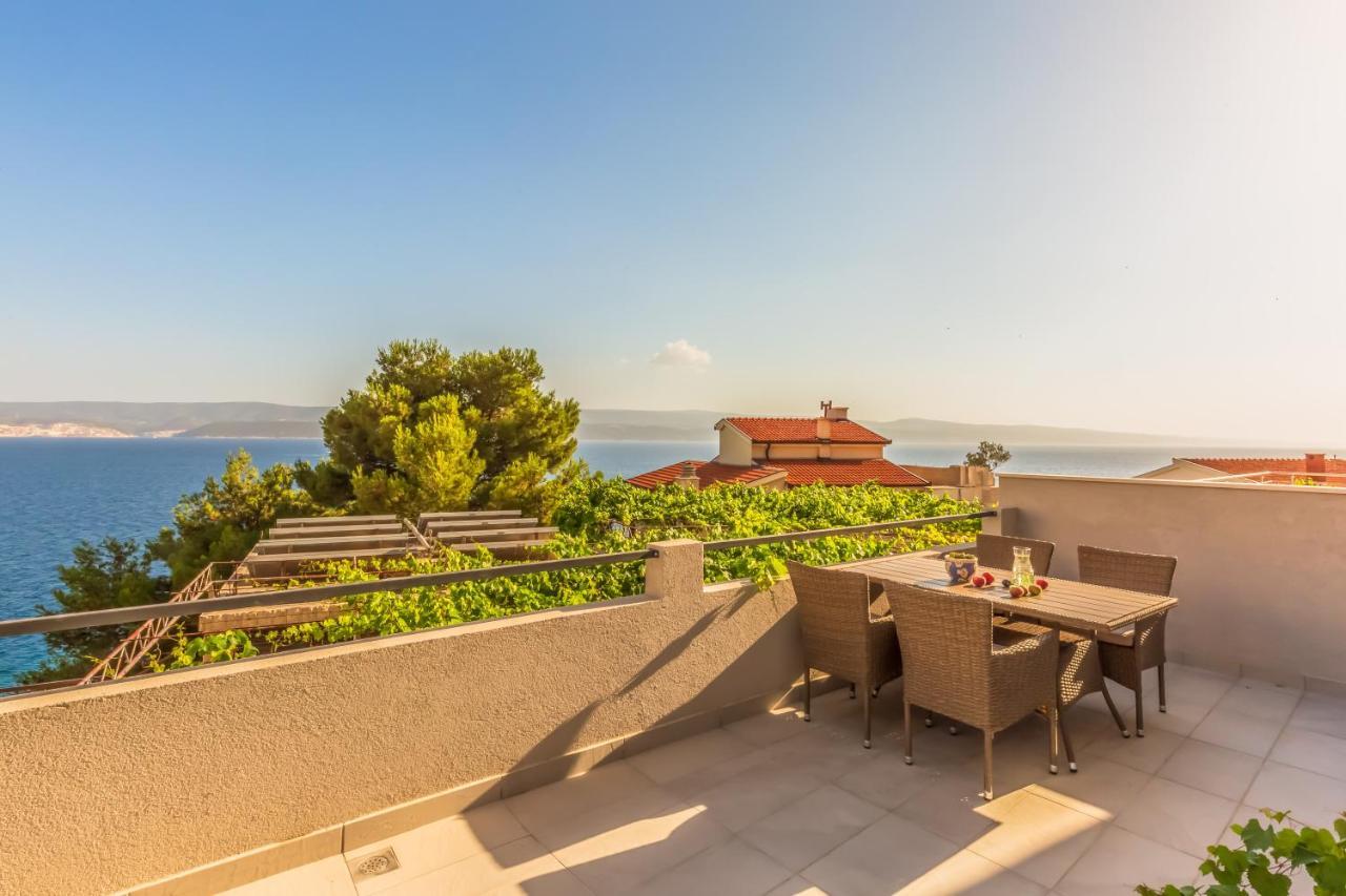 Adris Apartments Omis Bagian luar foto